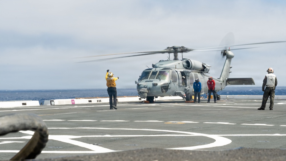 HSC-23 conducts flight operations with USS John P. Murtha ahead of Artemis II recovery