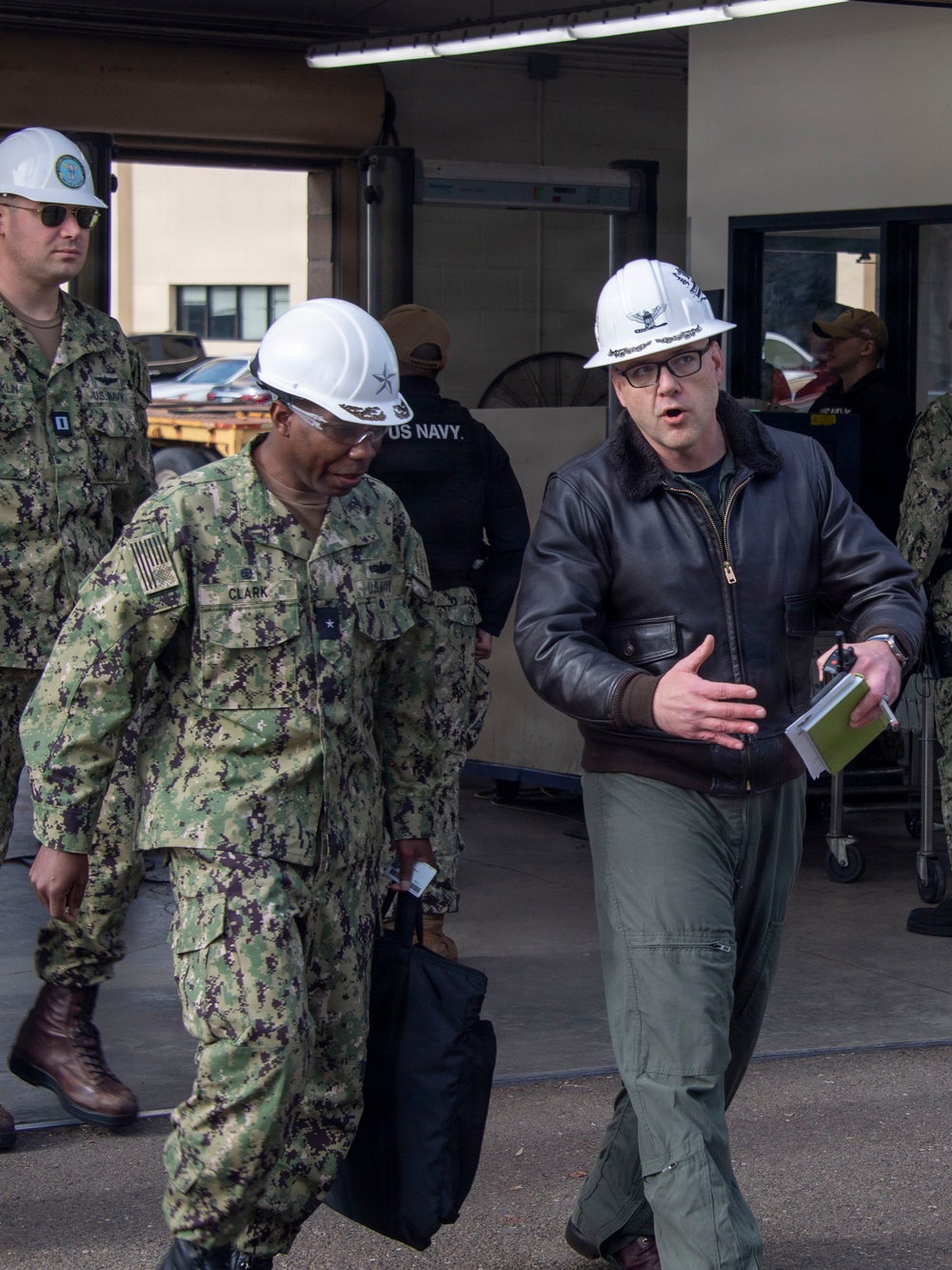 USS Carl Vinson (CVN 70) welcomes Carrier Strike Group 1 commander