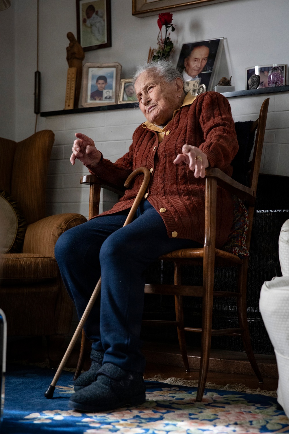 SETAF-AF presents Order of St. Michael to Italian WWII paratrooper Paola Del Din