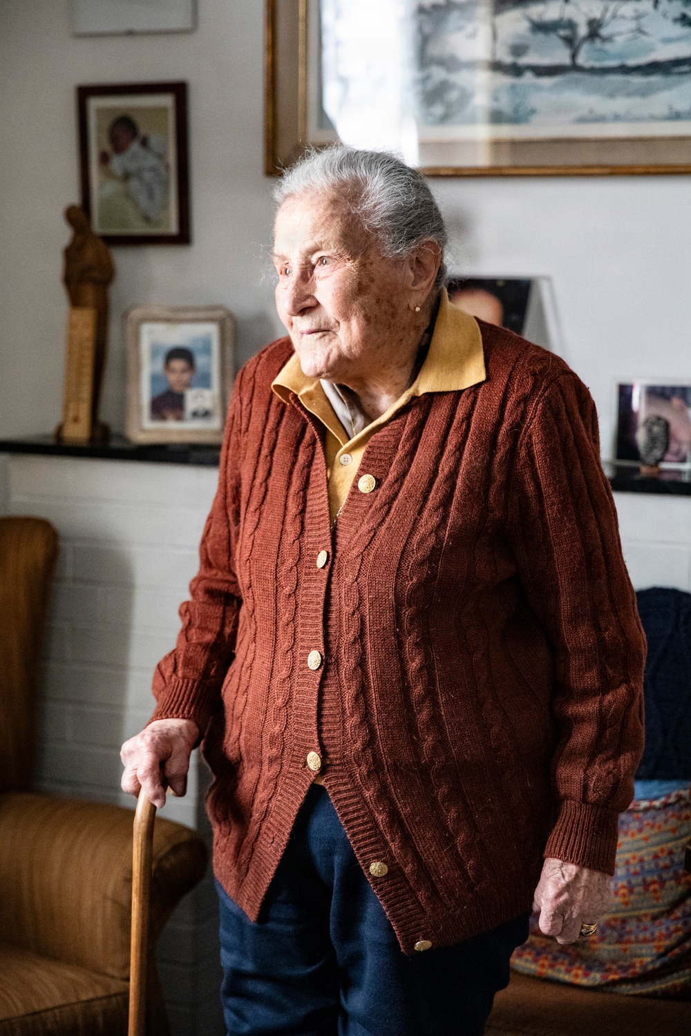 SETAF-AF presents Order of St. Michael to Italian WWII paratrooper Paola Del Din