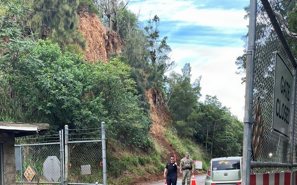 Kolekole Pass Access Wrap