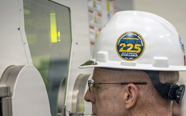 Chief of Naval Operations Visits Portsmouth Naval Shipyard