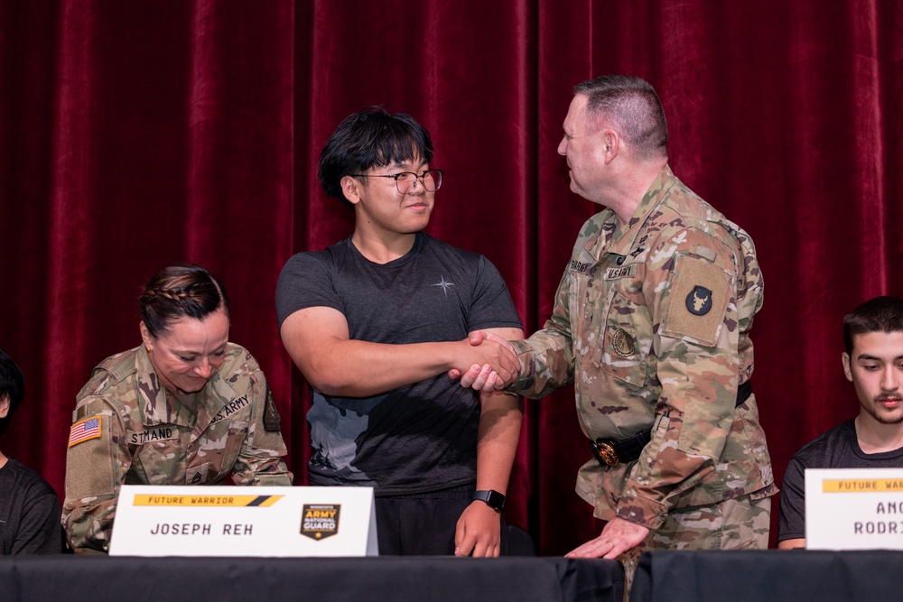 Austin High School Celebrates 16 Enlisting Classmates