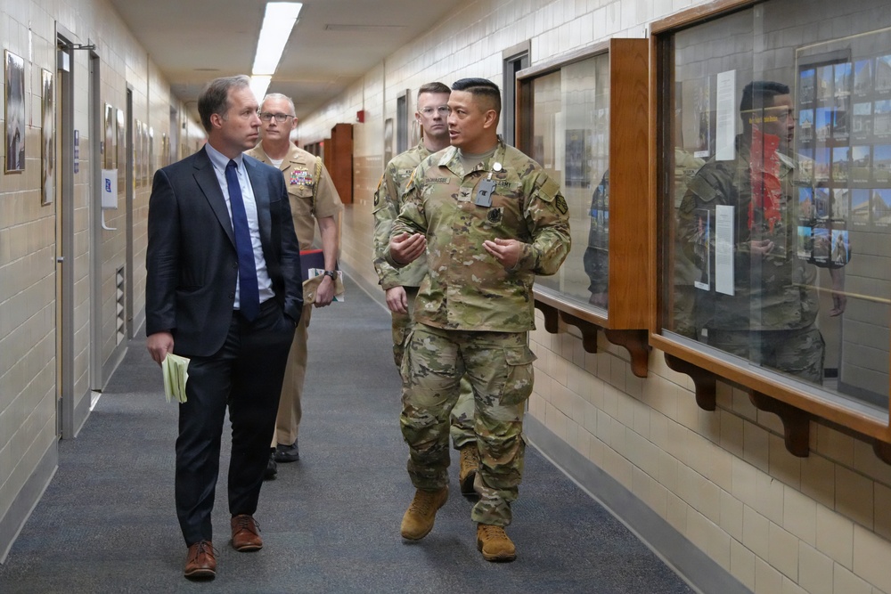 ASD M&amp;RA visits USMEPCOM