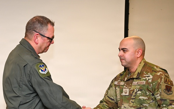 U.S. Air Force Lt. Gen. Luke Ahmann, Commander, Continental U.S. North American Aerospace Defense Command Region; Commander, 1st Air Force (U.S. Air Forces Northern and U.S. Air Forces Space) visits the 177th Fighter Wing, New Jersey Air national Guard