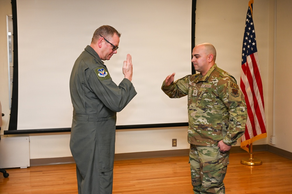 U.S. Air Force Lt. Gen. Luke Ahmann, Commander, Continental U.S. North American Aerospace Defense Command Region; Commander, 1st Air Force (U.S. Air Forces Northern and U.S. Air Forces Space) visits the 177th Fighter Wing, New Jersey Air national Guard