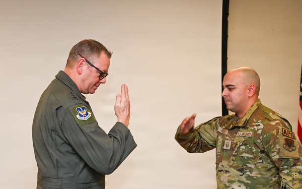 U.S. Air Force Lt. Gen. Luke Ahmann, Commander, Continental U.S. North American Aerospace Defense Command Region; Commander, 1st Air Force (U.S. Air Forces Northern and U.S. Air Forces Space) visits the 177th Fighter Wing, New Jersey Air national Guard