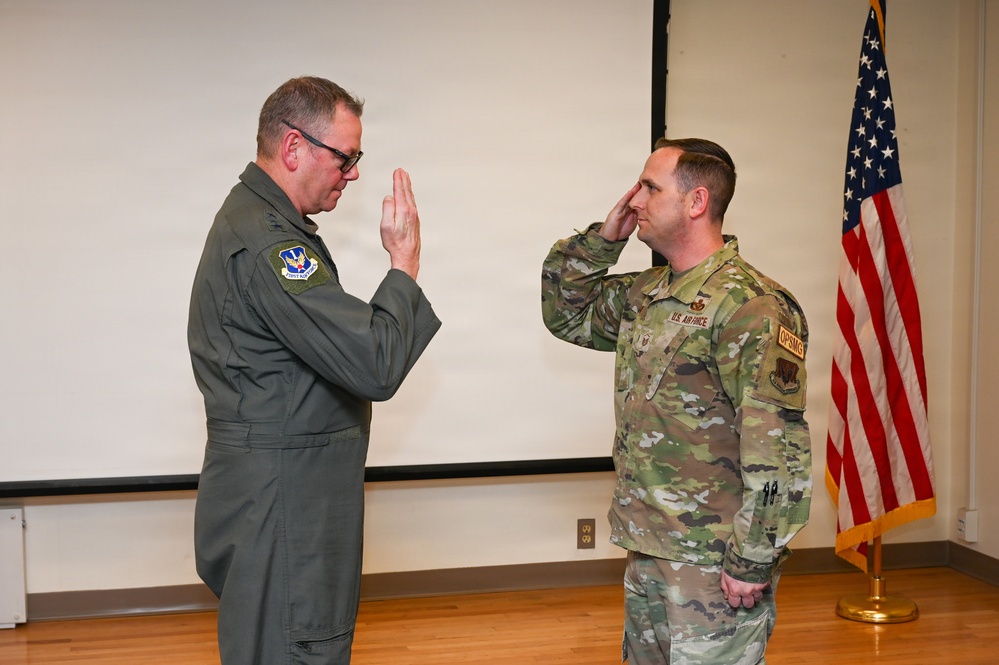 U.S. Air Force Lt. Gen. Luke Ahmann, Commander, Continental U.S. North American Aerospace Defense Command Region; Commander, 1st Air Force (U.S. Air Forces Northern and U.S. Air Forces Space) visits the 177th Fighter Wing, New Jersey Air national Guard