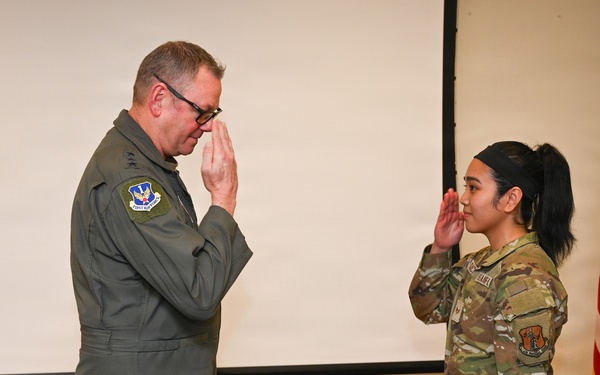 U.S. Air Force Lt. Gen. Luke Ahmann, Commander, Continental U.S. North American Aerospace Defense Command Region; Commander, 1st Air Force (U.S. Air Forces Northern and U.S. Air Forces Space) visits the 177th Fighter Wing, New Jersey Air national Guard