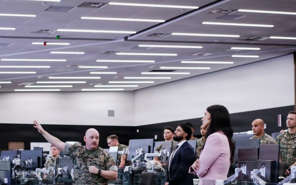 Director of National Intelligence Visits I MEF at Camp Pendleton