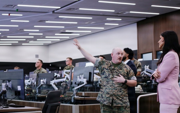 Director of National Intelligence Visits I MEF at Camp Pendleton