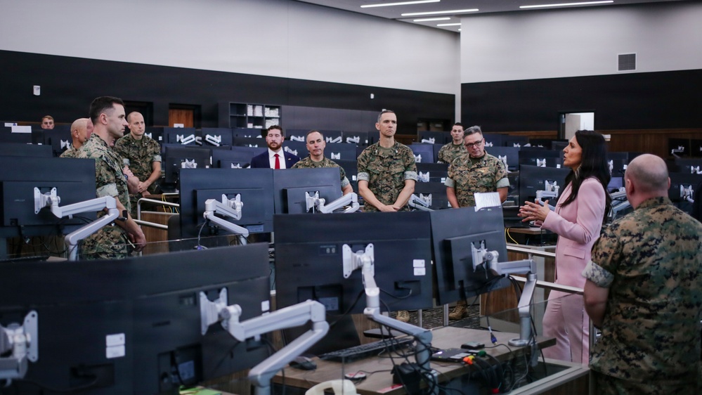 Director of National Intelligence Visits I MEF at Camp Pendleton