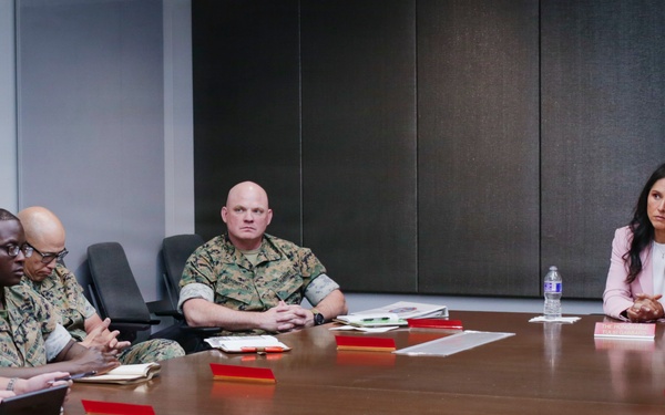 Director of National Intelligence Visits I MEF at Camp Pendleton