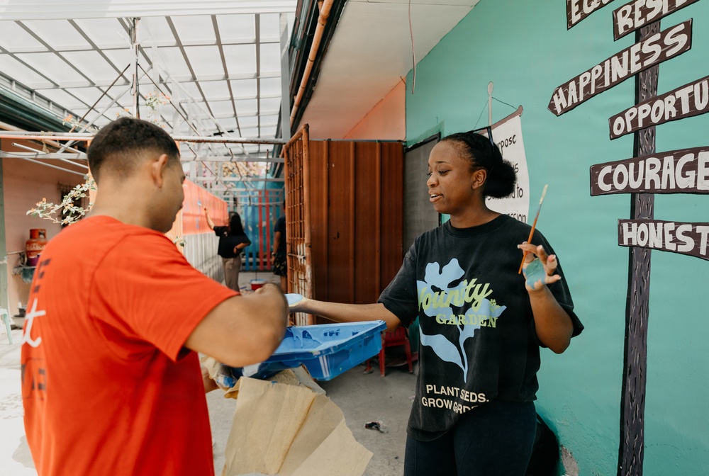 Task Force Ashland Marines, Sailors Volunteer at Philippine Orphanage