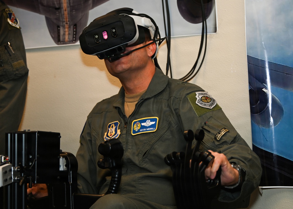 10th Air Force commander completes 307th Bomb Wing immersion