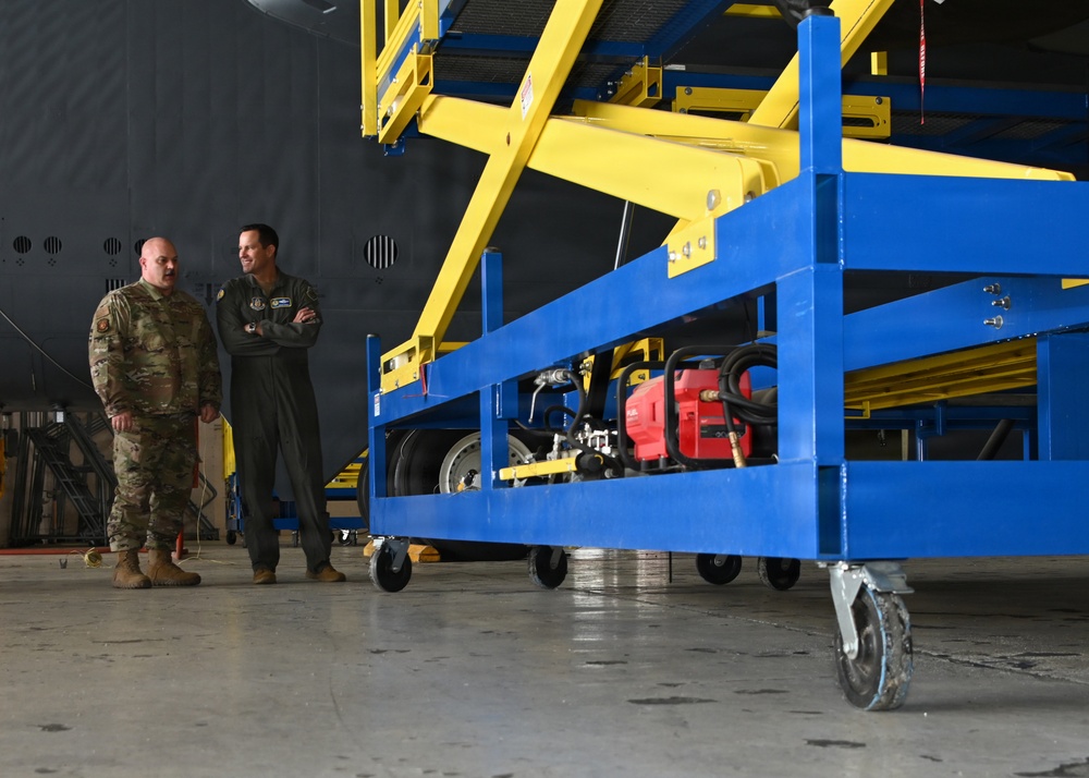 10th Air Force Commander completes 307th Bomb Wing immersion