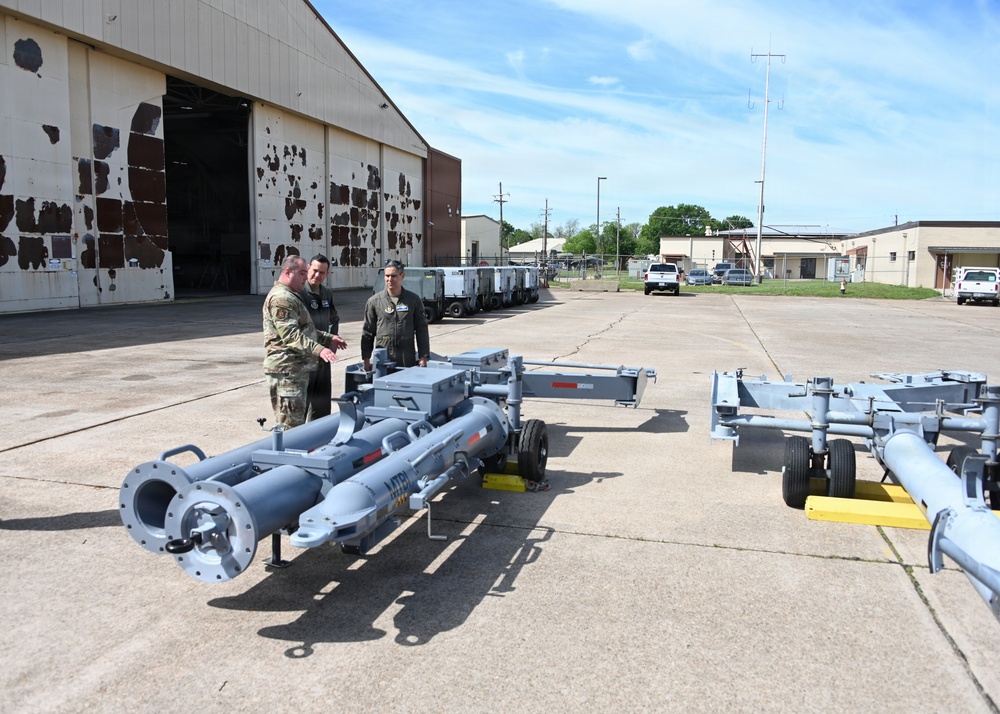 10th Air Force Commander completes 307th Bomb Wing immersion