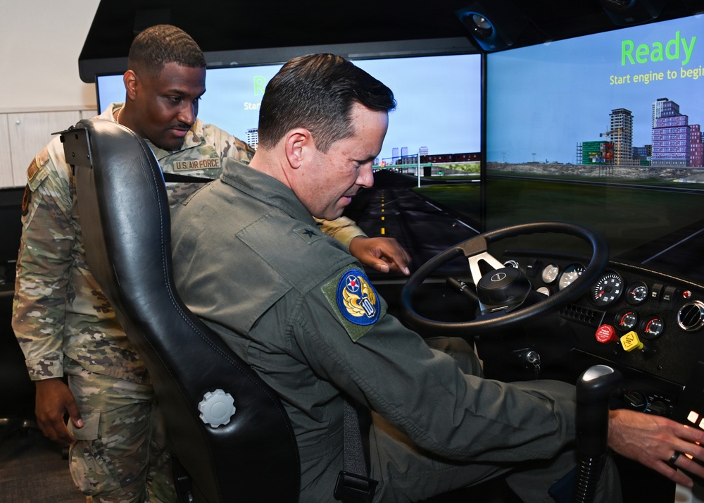 10th Air Force commander completes 307th Bomb Wing immersion