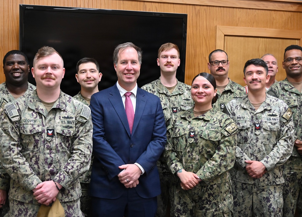 Assistant Secretary of the Navy Manpower and Reserve Affairs visits SCSTC Great Lakes