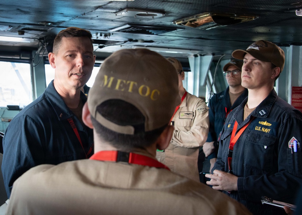 Ike Conducts Planned Incremental Availability maintenance period