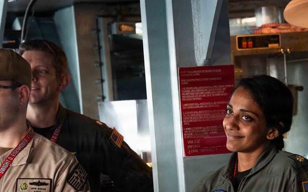 Ike Conducts Planned Incremental Availability maintenance period