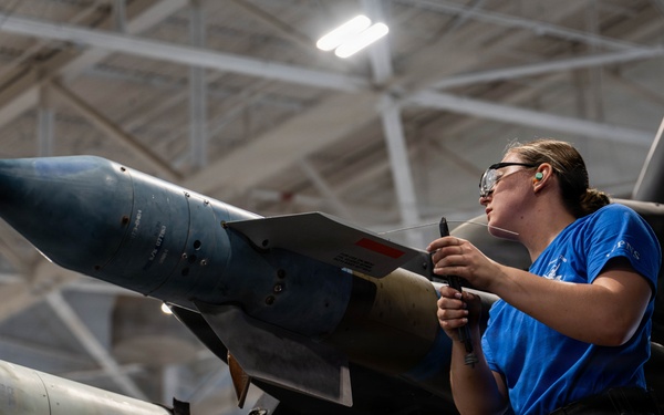 Barksdale hosts 1st Quarter Loading Competition