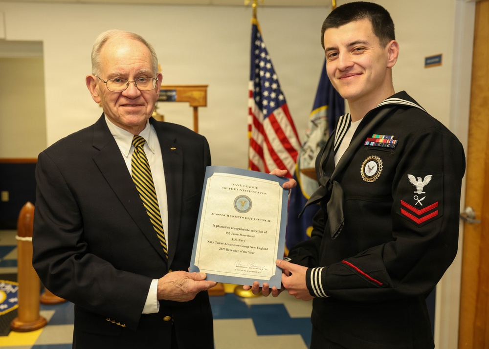 NTAG New England Sailor earns Recruiter of the Year Award