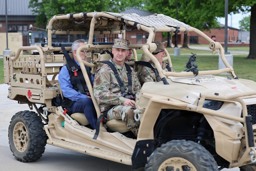 Chief of NGB Visits Ebbing ANGB