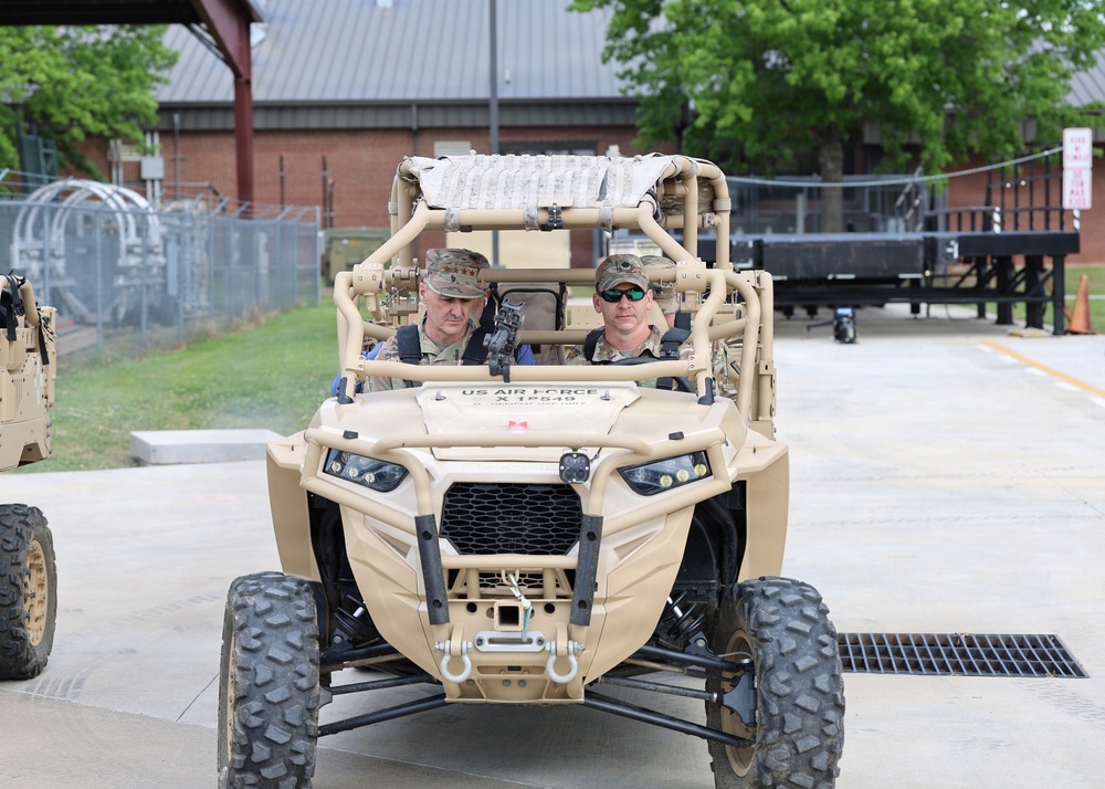 Chief of NGB Visits Ebbing ANGB