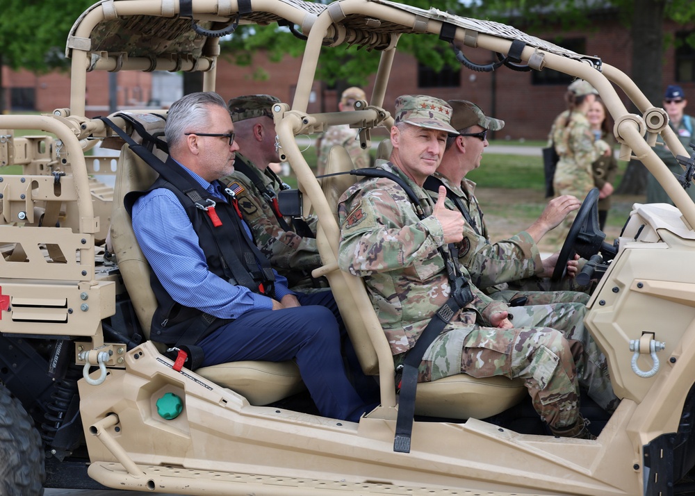 Chief of NGB Visits Ebbing ANGB