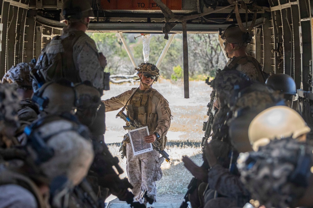 13th MEU Marines participate in Vertical Assault Raid Course