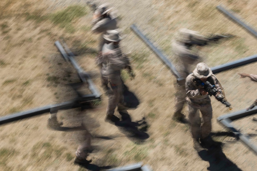 13th MEU Marines participate in Vertical Assault Raid Course