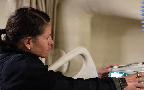 Sailors from USS John P. Murtha, Fleet Surgical Teams 1 and 9, Naval Medical Center San Diego conduct medical drill ahead of Artemis II recovery operations