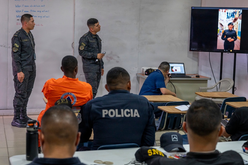 Missouri National Guard conducts public affairs knowledge exchange with Panamanian agencies