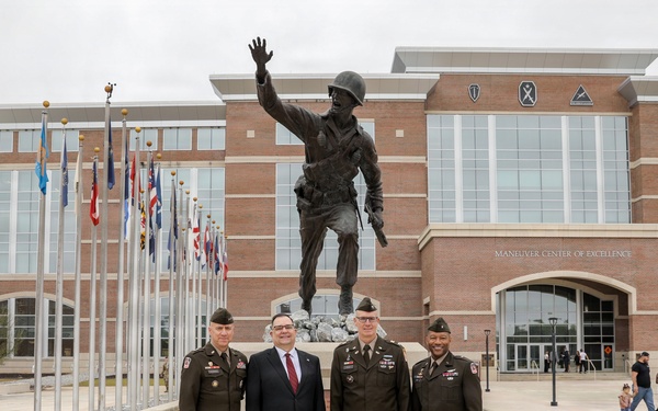 335th Signal Command leaders inducted into OCS Hall of Fame at Fort Benning