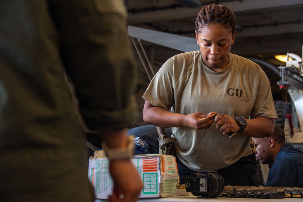 USS Boxer Conducts M18 Live Fire