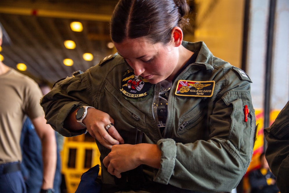 USS Boxer Conducts M18 Live Fire