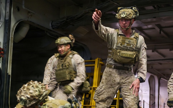 11th MEU Marines Conduct Weapons Familiarization Aboard USS Boxer