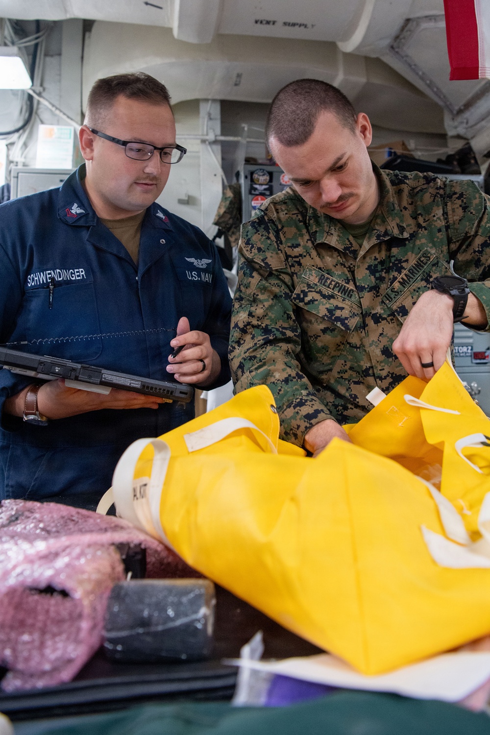 Boxer Sailors, Marines Conduct Maintenance
