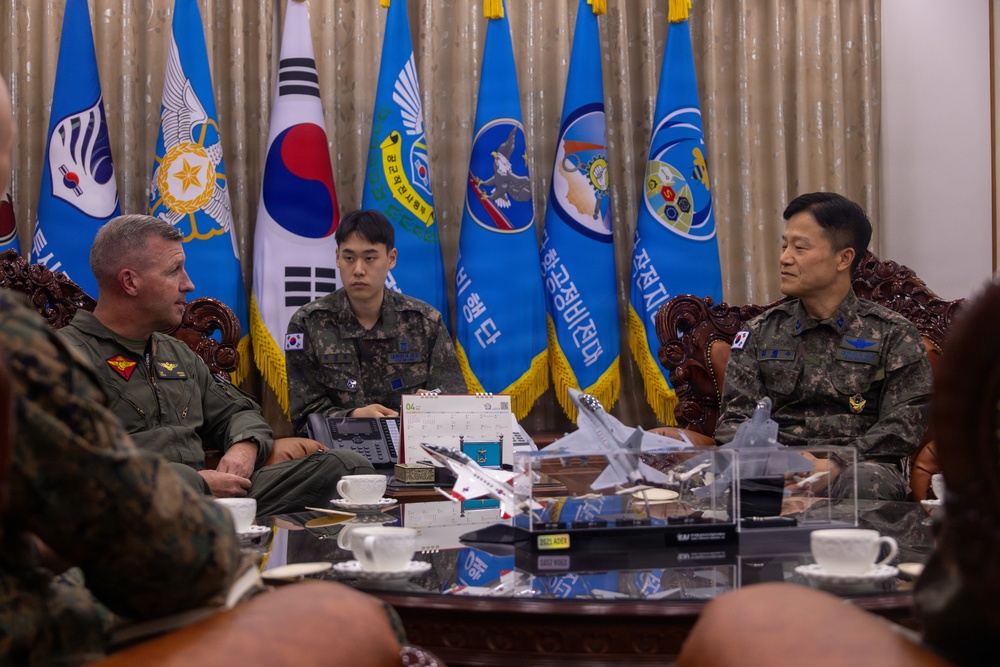 1st MAW Commanding General conducts site visit at Gwangju Air Base
