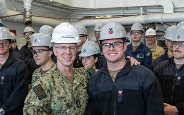 CNO and MCPON tour General Dynamics Bath Iron Works