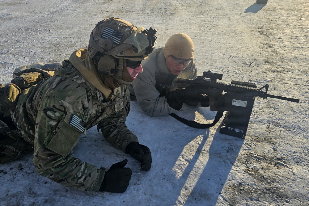 Alaska Army National Guardsmen and Mongolian Armed Forces share infantry skills