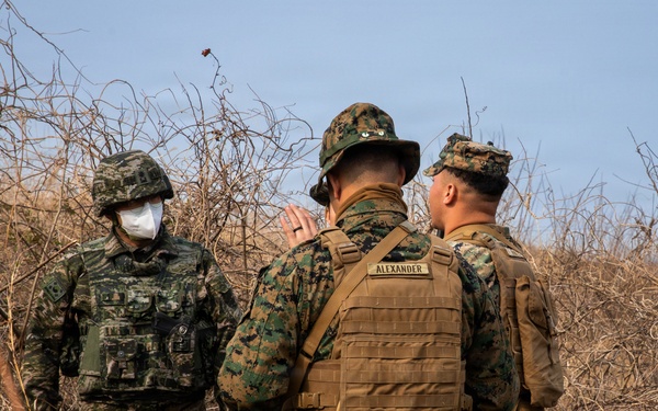 U.S. Marines and ROK Marines participate in SMEA exchange