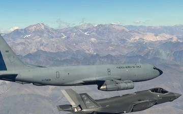 U.S. and Chilean Air Force crews complete historic refueling
