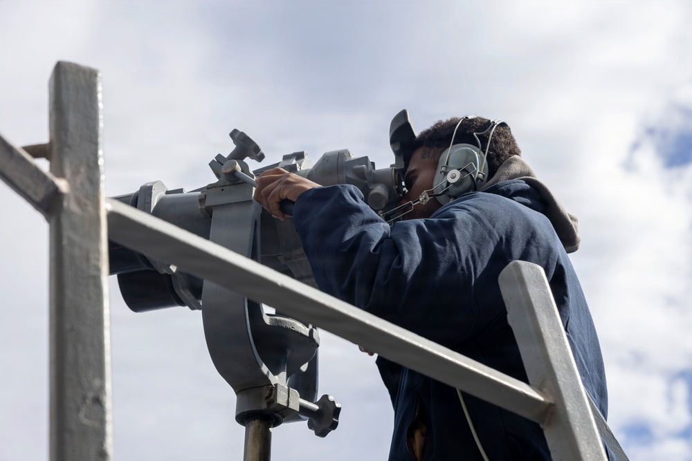 USS Mahan (DDG 72) Replenishment-at-Sea