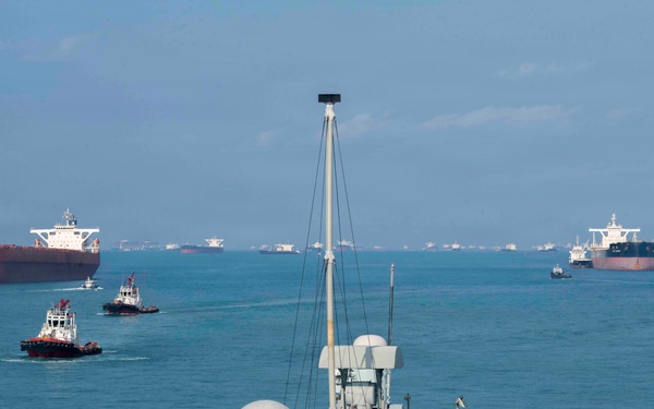 Blue Ridge Arrives in Singapore