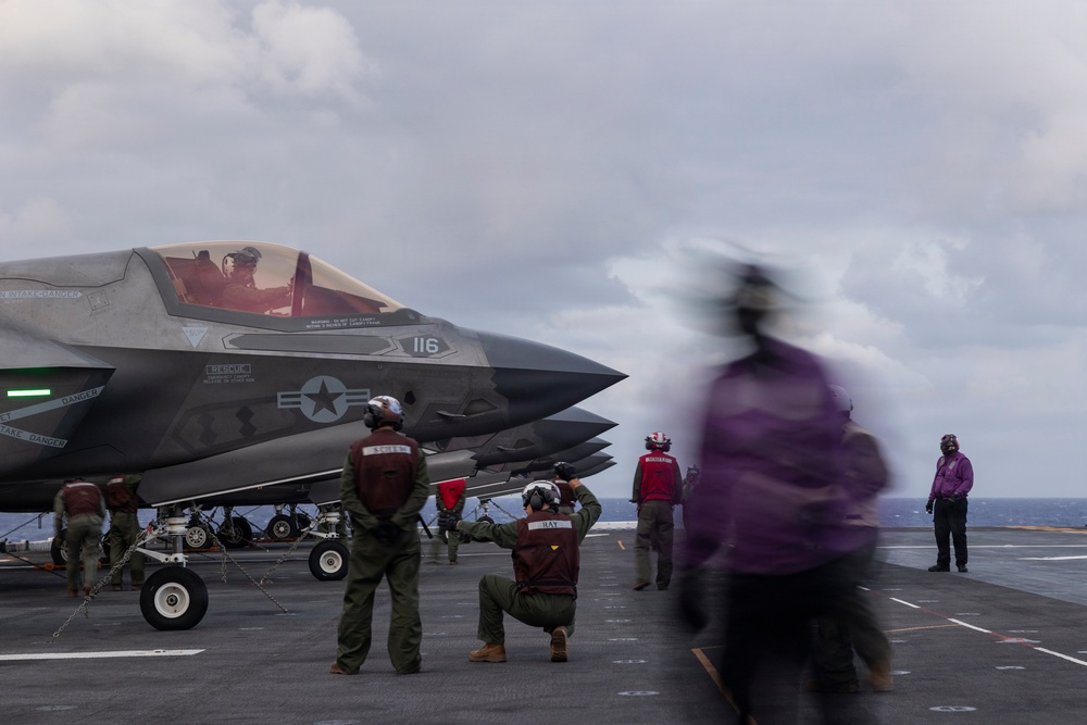 11th MEU Marines, Sailors Conduct Flight Operations Aboard USS Boxer