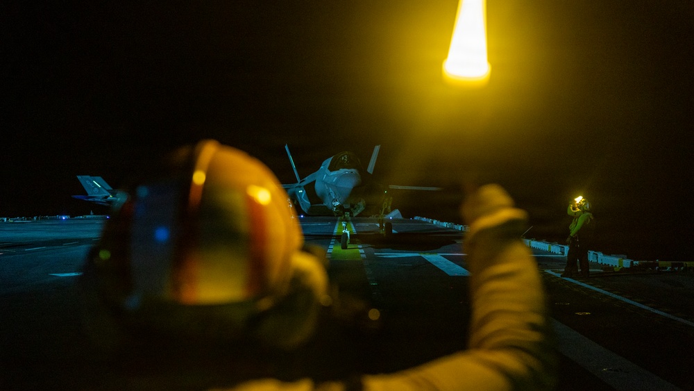 11th MEU Marines, Sailors Conduct Flight Operations Aboard USS Boxer