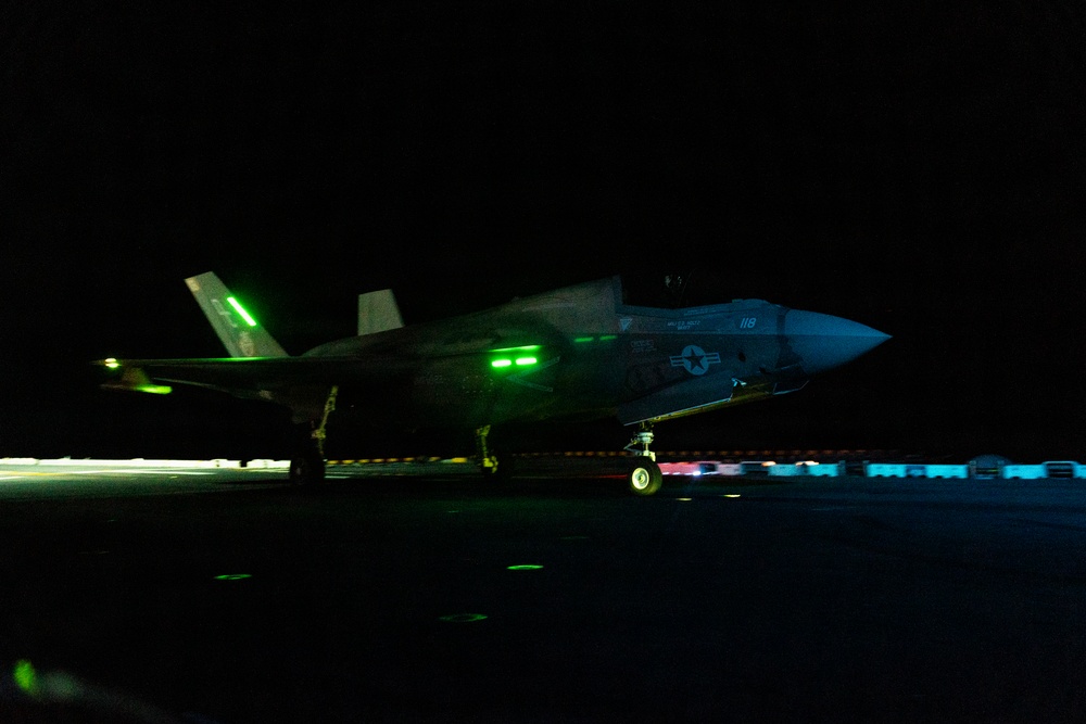 11th MEU Marines, Sailors Conduct Flight Operations Aboard USS Boxer