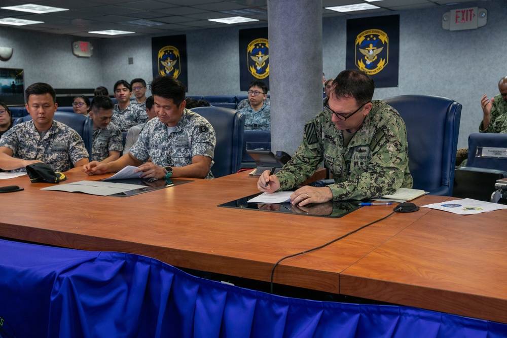 C7F Hosts Staff Talks with Republic of Singapore Navy Aboard Blue Ridge